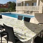 Вилла Luxury Villas Bachelors *
