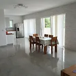 Вилла Luxury Villas Bachelors