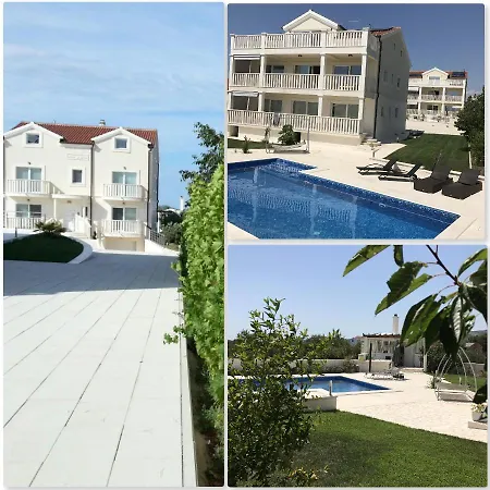 Villa Bachelor *