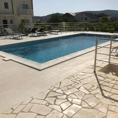 Luxury Villas Bachelors Vila *