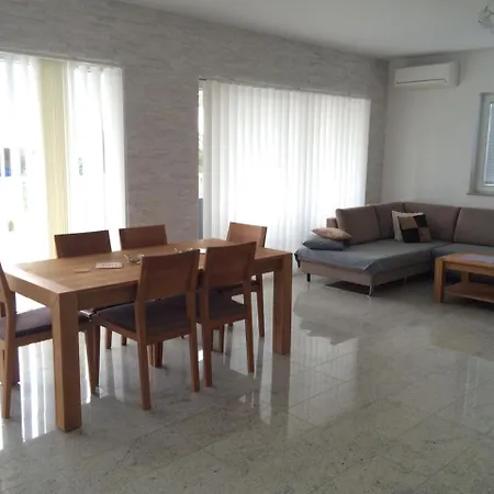 Bachelor Villa *