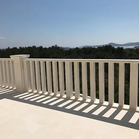 Luxury Villas Bachelors Vila