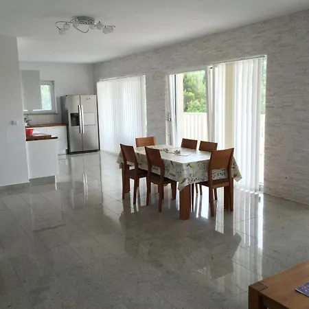 Villa Bachelor