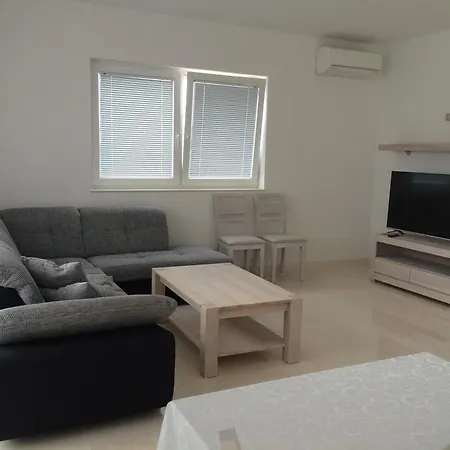 Bachelor Villa *