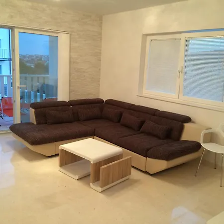 Villa Bachelor *